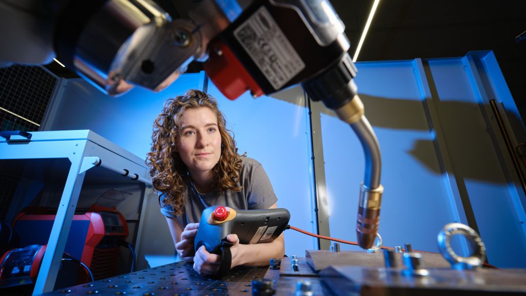 amelot Gilbert, Robot Control Engineer at AWL